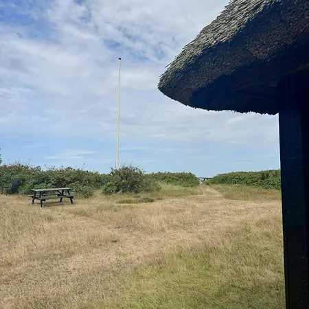 Сasa de vacaciones Thatched On The Limfjord's Edge *
